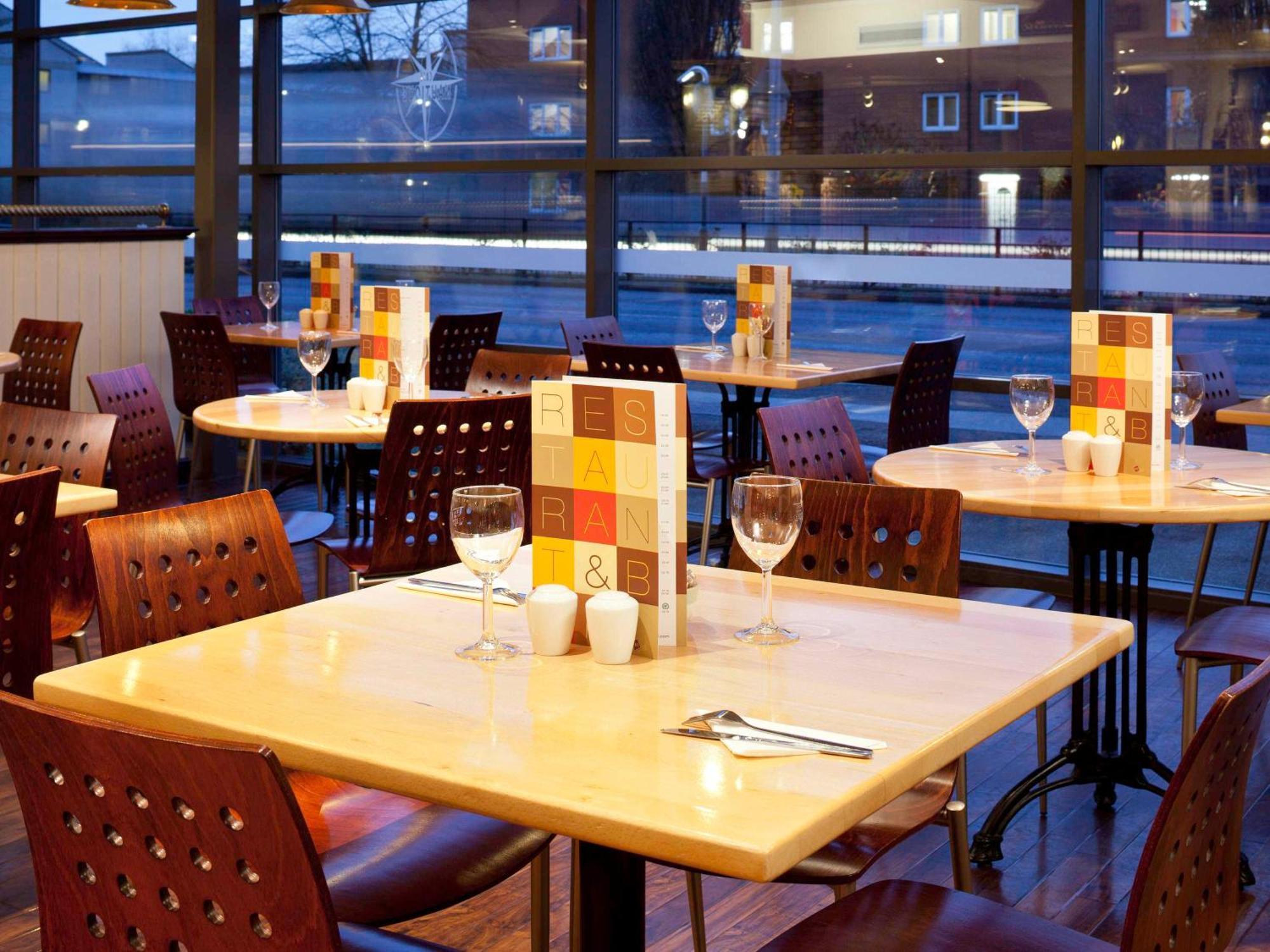Ibis Hull Centre Hotel 2*